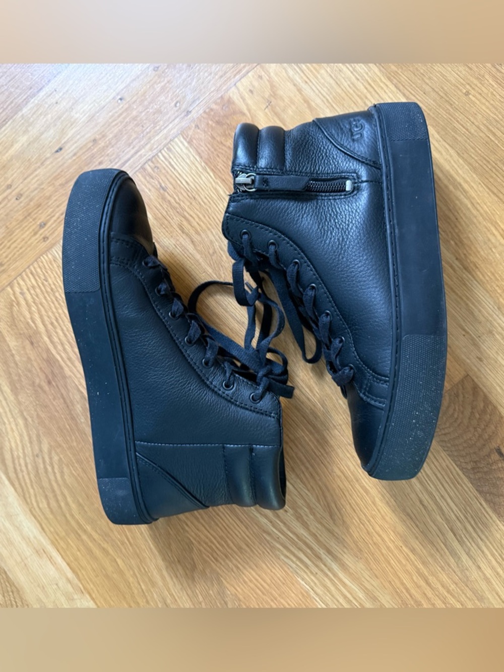 UGG Black leather Olli High Top - Sz 7.5 - Picture 5 of 7